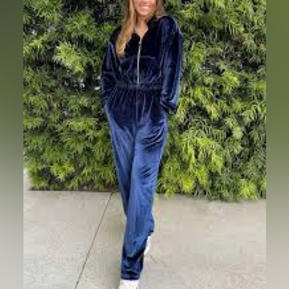 Fabletics Navy Velour Zip Up Wide Leg Jumpsuit Size 4X - Picture 4 of 13